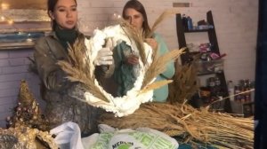 новогодний венок своими руками. Монтажная пена и сухоцветы