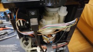 Ремонт кофе машины. Просто. Delonghi ecam25. 462.b