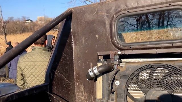 Зарубились не по детски :) Уаз против Нивы, Pajero, Suzuki смотреть онлайн