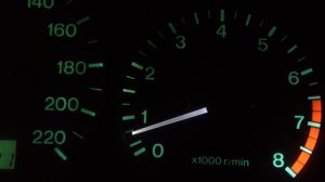 Холостой ход Mazda 323