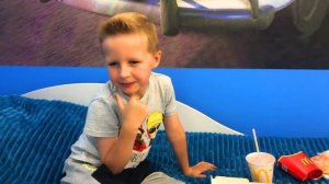 Богдан против ЗОМБИ! Как НАПУГАТЬ младшего брата? Playing zombies