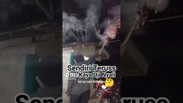 Meme Sendiri Terus Gue Kaya Uji Nyali - Terdiam Sepi - Gadis Berjilbab