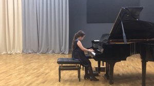 И.С. Бах. Маленькая прелюдия до мажор C Dur(из цикла 6 маленьких прелюдий). Соболева Светлана 9лет