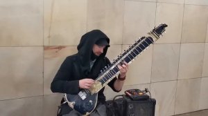 Ситар в московском метро