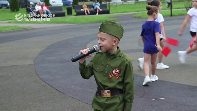 В парке «200 лет Егорьевску» состоялся концерт, посвященный Дню Государственного флага. смотреть онлайн
