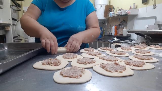 ??#СОЧНЫЙ #пирожок С МЯСОМ?? смотреть онлайн