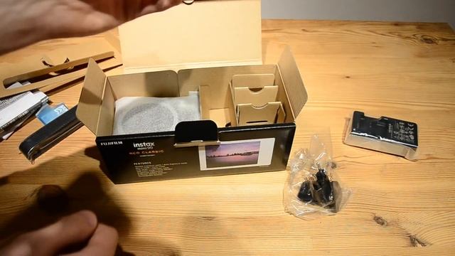 Fujifilm Instax Mini 90 Neo Classic - Unboxing смотреть онлайн