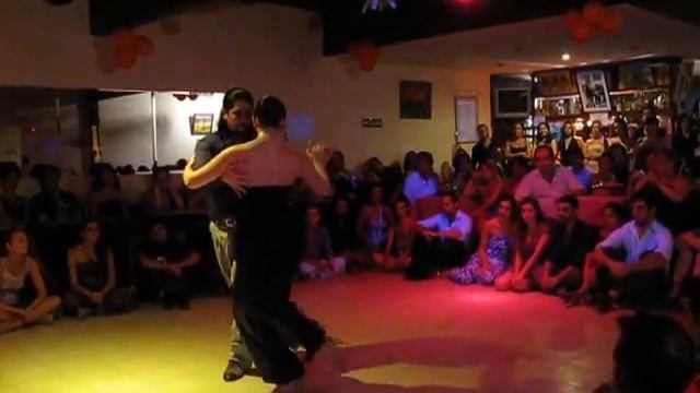 Ariadna y Fernando Milonga 10 gennaio2012 III смотреть онлайн