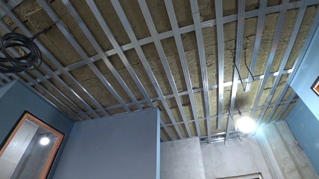 КАК ПРАВИЛЬНО ЗАШИВАТЬ ГИПСОКАРТОНОВЫЕ ПОТОЛКИ | Минус гипсокартона