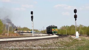 Двойная тяга 2ТЭ10М, 10Д100 ревёт на подъеме