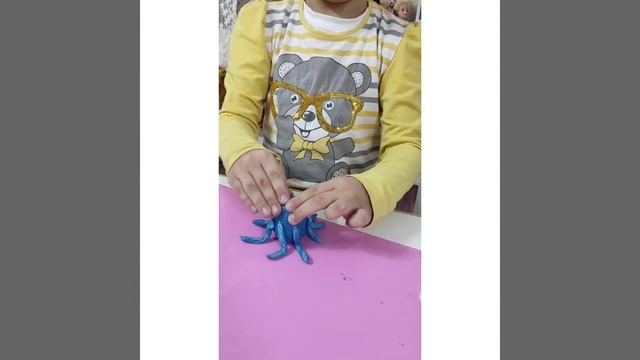 лепим из пластилина.осьминог из пластилина.