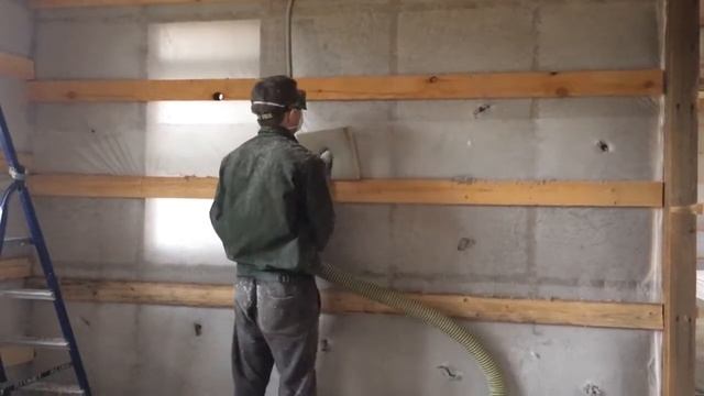 Эковата Оскол. Задуваем стены каркасного дома