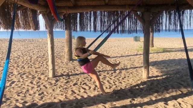 Тренировка в отпуске. Ксения Литвинова 2019. Тренировка на гамаках. смотреть онлайн