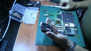 Disassembly Satellite A300. Разборка и чистка от пыли и замена термопасты, cборка TOSHIBA A300-17N