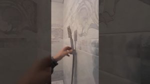 Нюанс установки держателя душевой лейки.