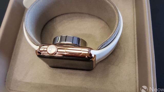 How The $17,000 Gold Apple Watch Changed Apple Forever смотреть онлайн