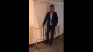 Задержанный заместитель главы города Отрошко помочился на стену 