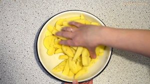 Как приготовить крылья с картошкой в духовке - просто и вкусно