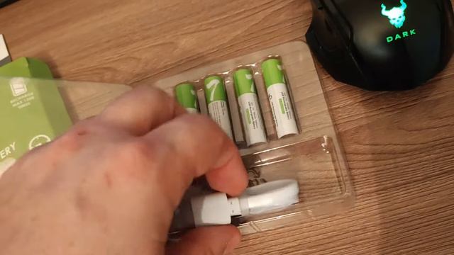 Купил перезаряжаемые аккумуляторы батарейки AAA Smartoools Battery