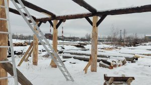 Навесъ въ поместье. Завершение установки брусовыхъ укосинъ.