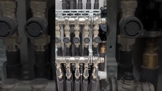 Монтаж сантехники в квартире | коллекторный узел #plumbing #plumbingandheating