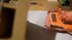 Пирометр, прибор для безконтактного изерения температуры поверхности.