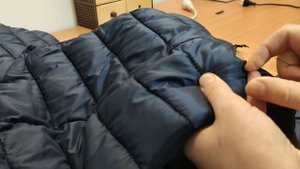 как зашить дырку на куртке