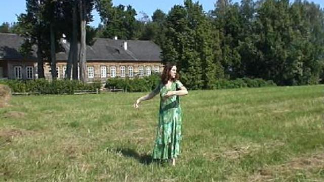 Юлия Тагали, танец "Родина моя" на песню А.Малинина