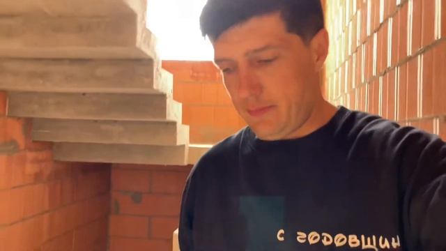 Зеркальная лестница из бетона КП Павловы Озёра смотреть онлайн