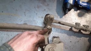 ЗАМЕНА НИЖНИХ ШАРОВЫХ. Нива. Поймёт даже новичок. ПРОСТОЙ СПОСОБ в домашних условиях.