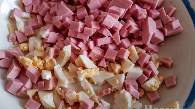 Оливье с помидорами
