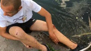 Приключения пьяного калымы / Разбил ногу, упал на машину