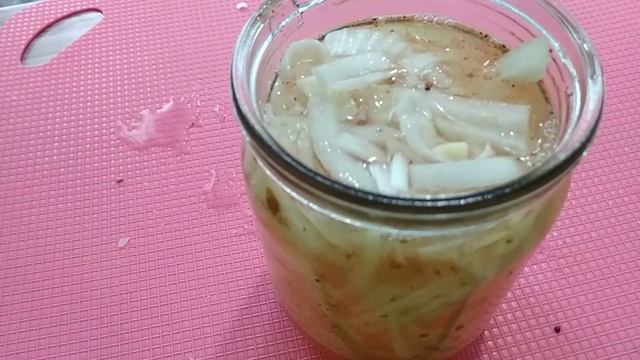 Салат с кальмаром. Маринуем лук .Легко быстро вкусно смотреть онлайн