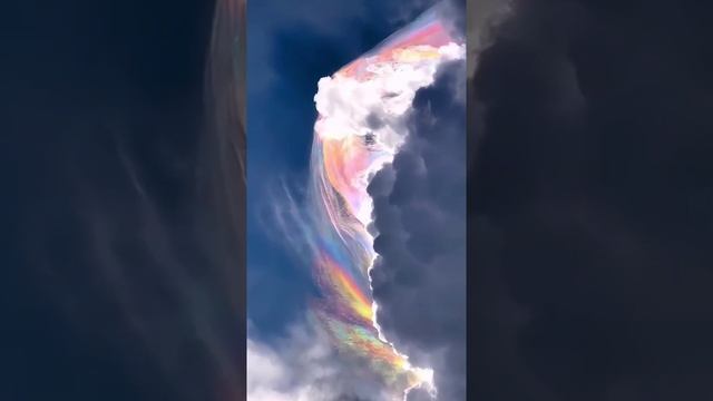 Посмотрите на самый красивый эффект в небе — пилеус.