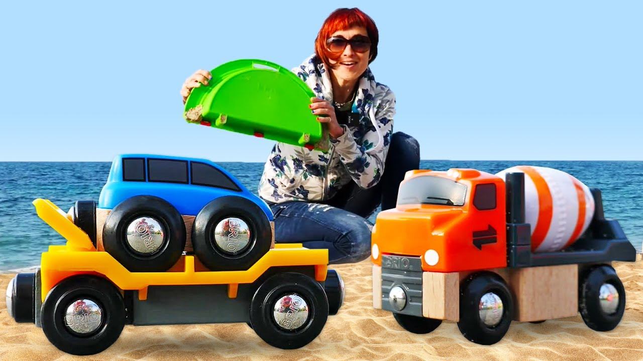 Машинки Brio на пляже - Развивающее видео и Маша Капуки - Новая серия игры в машинки