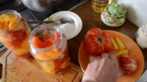 Консервированные помидоры в собственном соку дольками