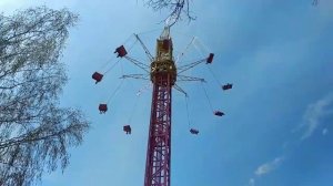 Пятидесятиметровый аттракцион "Тополь".