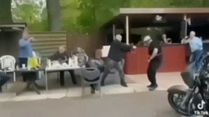 Слава Украине – а по башке Video_4027303201353.mp4