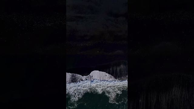 Чёрный песок + квадрокоптер

= магический результат  ?