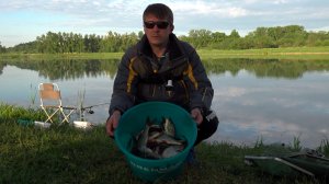 Ловля крупной плотвы на фидер ночью. Линь бонусом.