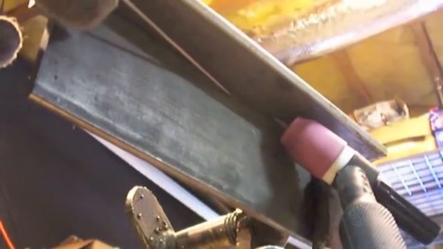 Сварка потолочных швов методом TIG. Техника "Ходьба соплом" смотреть онлайн
