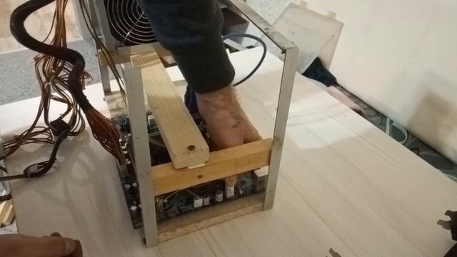 СОБИРАЮ МАЙНИНГ ФЕРМУ НА 2 ВИДЕОКАРТАХ смотреть онлайн