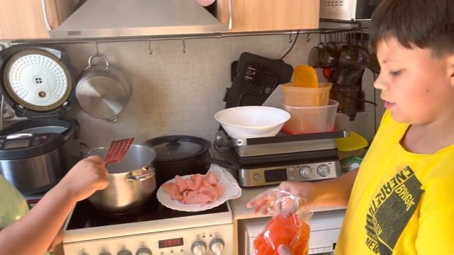 Готовим креветочные чипсы смотреть онлайн