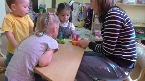 Эксперименты на тему Магнетизм с детьми 3-4 лет 5 группа детского сада "Фиолетовая корова"