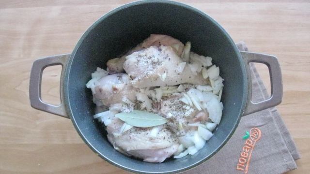 Курица в вине по-французски