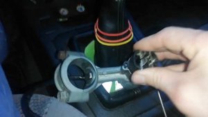 Замена замка зажигания/контактной группы Ниссан примера.the ignition switch of the Nissan example.