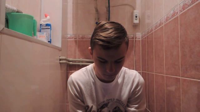 1#Когда сидишь в туалете смотреть онлайн
