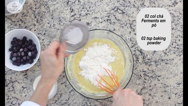 Cupcake de Baunilha c/ Blueberry e farofa crocante | Receita Sandra Dias |  Blueberry Cupcake