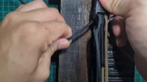 HOW TO MAKE MODIFIED SHARK JAW KNOT WITH SURVIVAL BUCKLE, PARACORD BRACELET TUTORIAL.