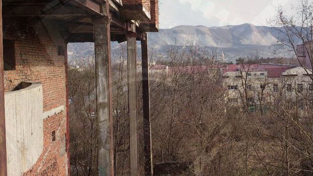 Недостроенный драмтеатр/Переиздание (Новороссийск)